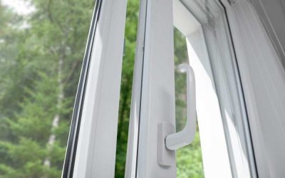 Csend, meleg, biztonság – Hogyan faragja le a rezsit a műanyag nyílászáró?